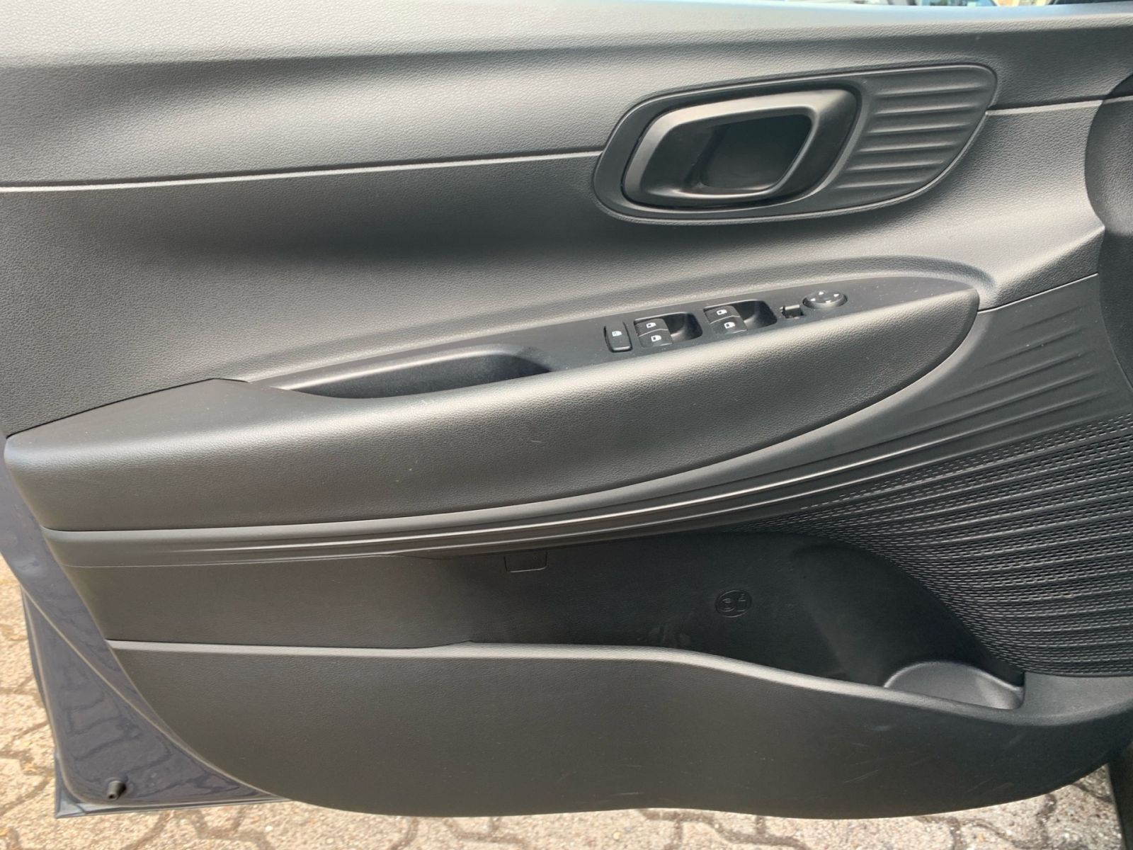 Fahrzeugabbildung Hyundai Bayon 1.0 T-GDI Select Navi Allwetter Klima