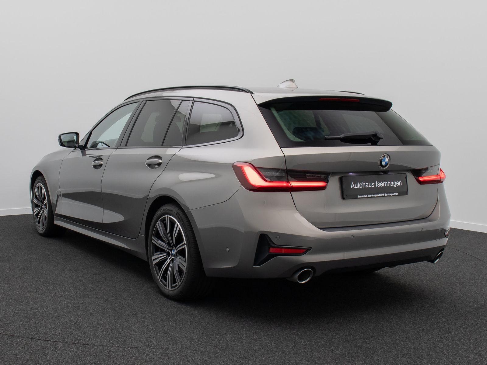 Fahrzeugabbildung BMW 320d xD Sport Line H/K DAB AHK Kamera 18Zoll