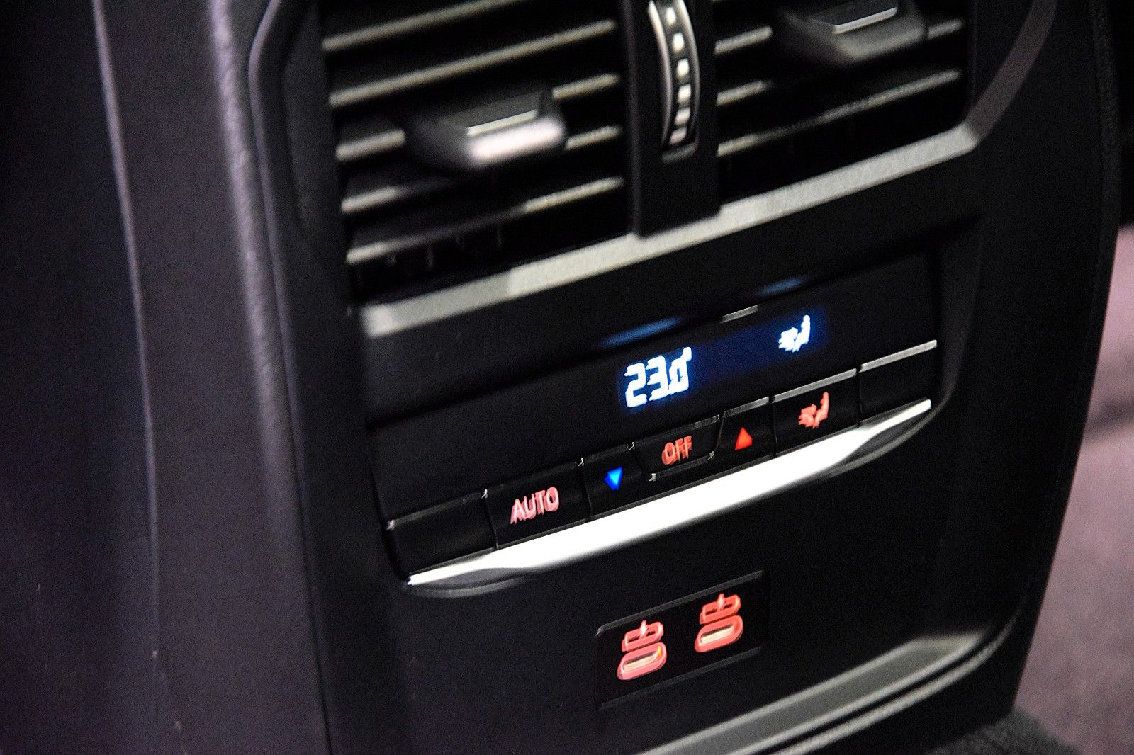 Fahrzeugabbildung BMW 318 i Touring M Sport ACC Pano AHK Memory Kamera