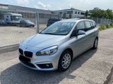 BMW 218i Gran Tourer *Panorama*AHK*Spurhalteassist* - BMW 218 mit Benzin-Antrieb: Kleinbus