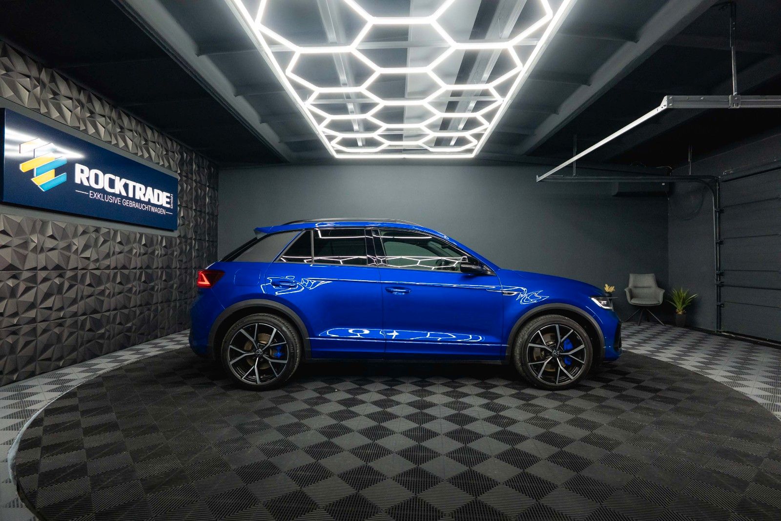 Fahrzeugabbildung Volkswagen T-Roc R 4Motion Black Design *ACC*Matrix*DAB+*