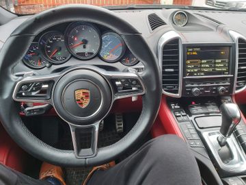 Porsche Cayenne - 9