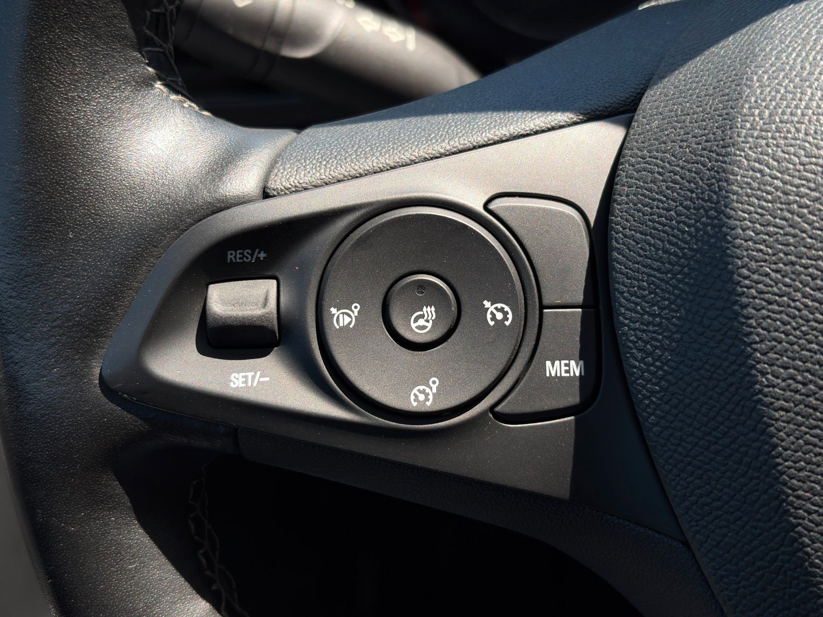 Fahrzeugabbildung Opel Corsa F 1.2 DIT S&S Edition CarPlay Temp. CAM
