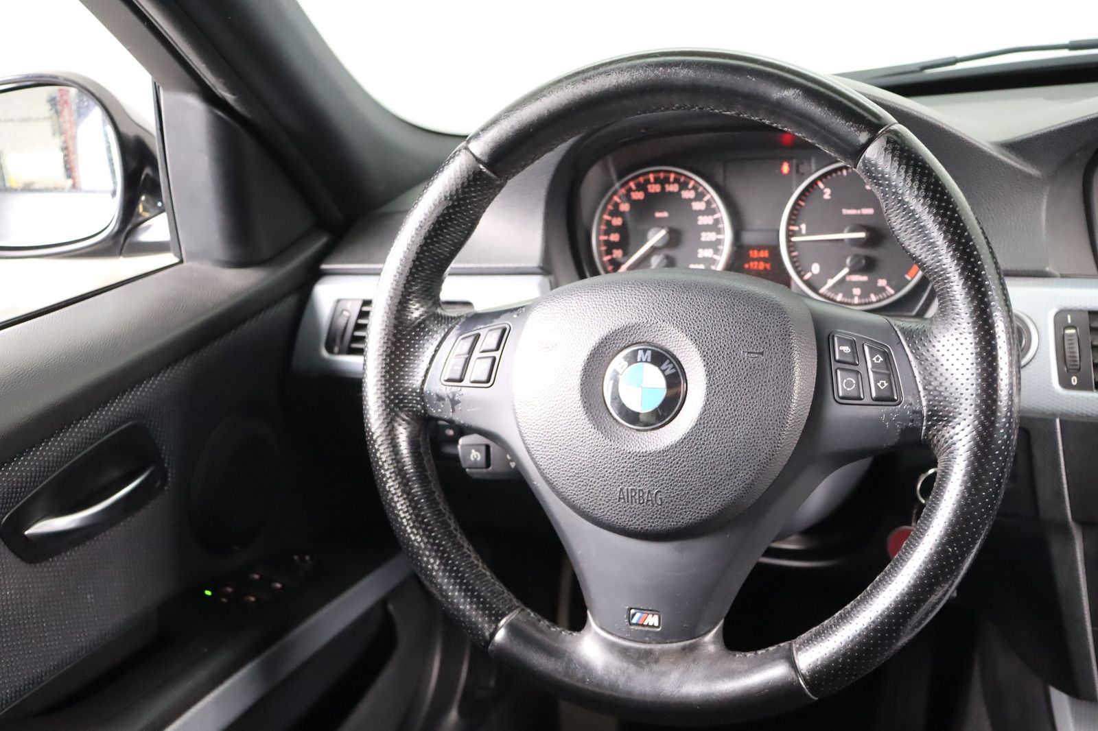 Fahrzeugabbildung BMW 320 d xDrive M-Paket * Xenon * Navi * Alcantara