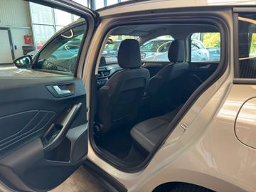 MYAUTOCENTER – Gebraucht- und Jahreswagen mit Werkstattservice in Pfaffenhofen Ford Focus *KEYLESS*TEMPO*SIHZ*LKHZ*NAVI*LED*