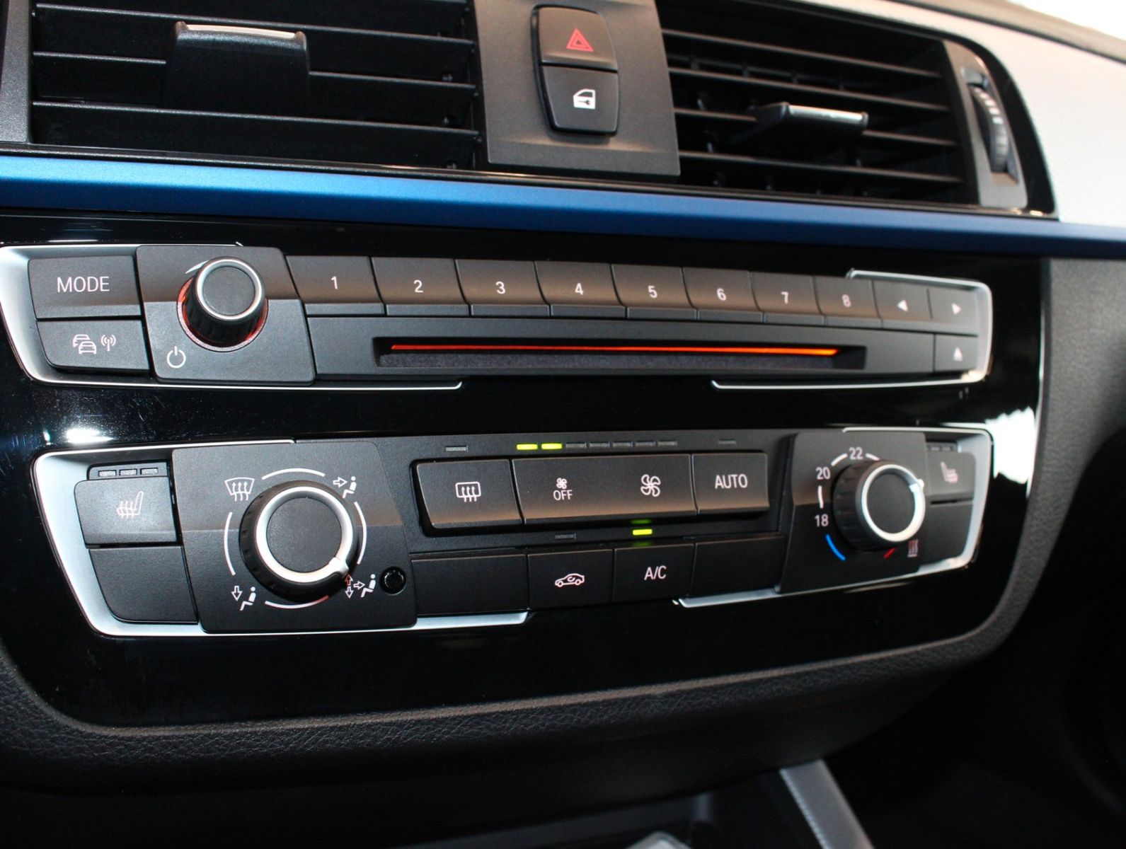 Fahrzeugabbildung BMW 118i Edition M Sport Shadow*1.Hand