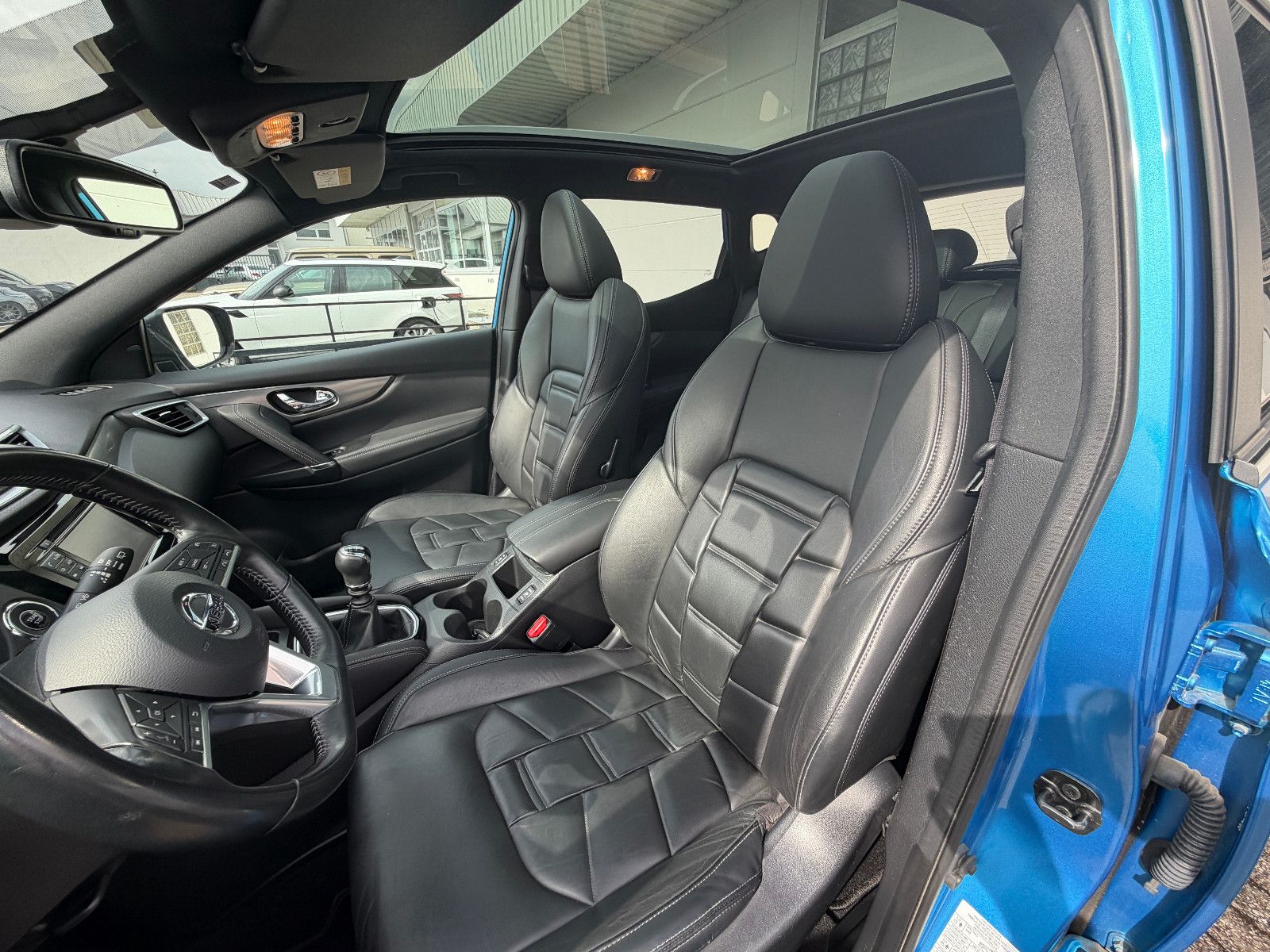 Fahrzeugabbildung Nissan Qashqai Tekna /GLASDACH/360°/MEMORY/NAVI