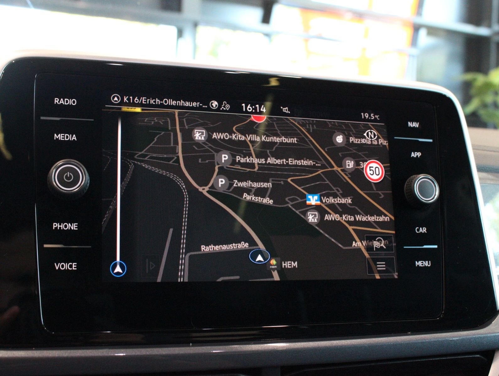 Fahrzeugabbildung Volkswagen T-Roc 1.5 TSI DSG Style*PNRM*Navi*Kamera