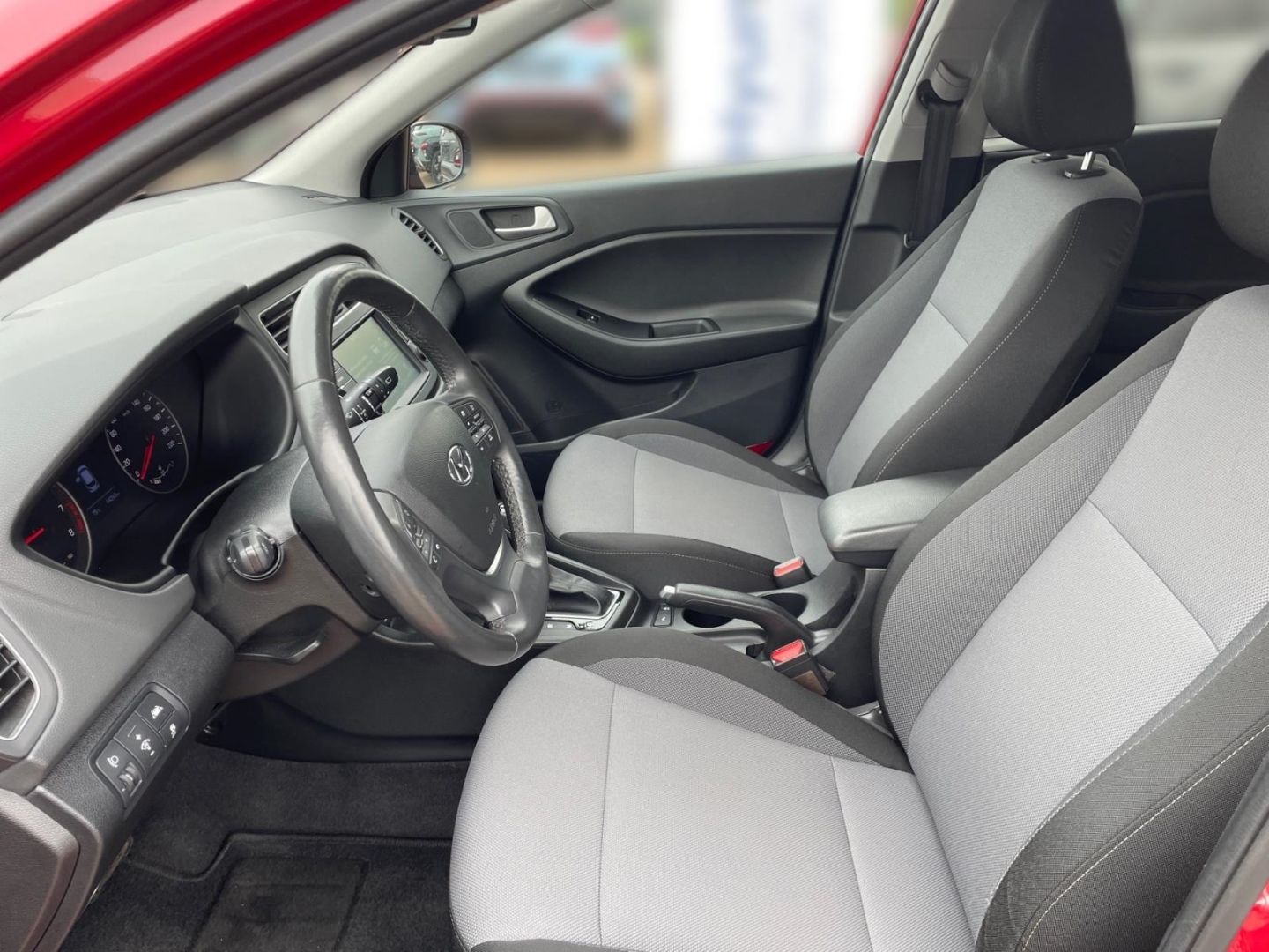 Fahrzeugabbildung Hyundai i20 1.0T Style Allwetterreifen  Klimaautomatik