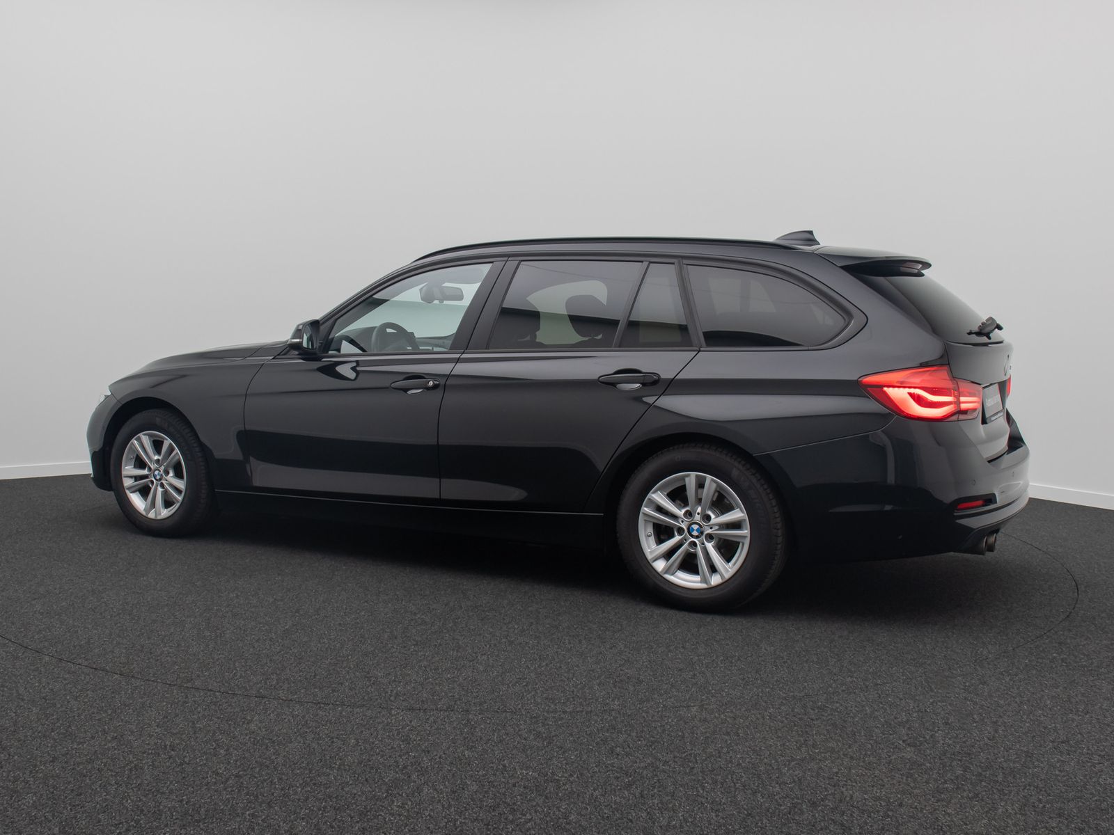 Fahrzeugabbildung BMW 320i GeschwindigReg ParkAss DAB H/K FernlichtAss