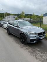 BMW x5 30d M packet 7sitzer Kamera pano HK - BMW 530 mit Diesel-Antrieb: Geländewagen