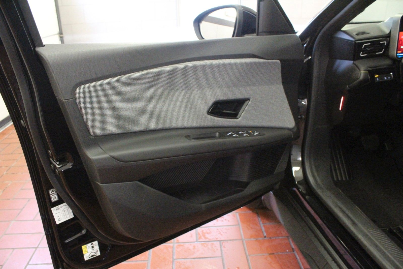 Fahrzeugabbildung Renault R 4 E-Tech 150 Comfort Range Iconic *Vollausst.*
