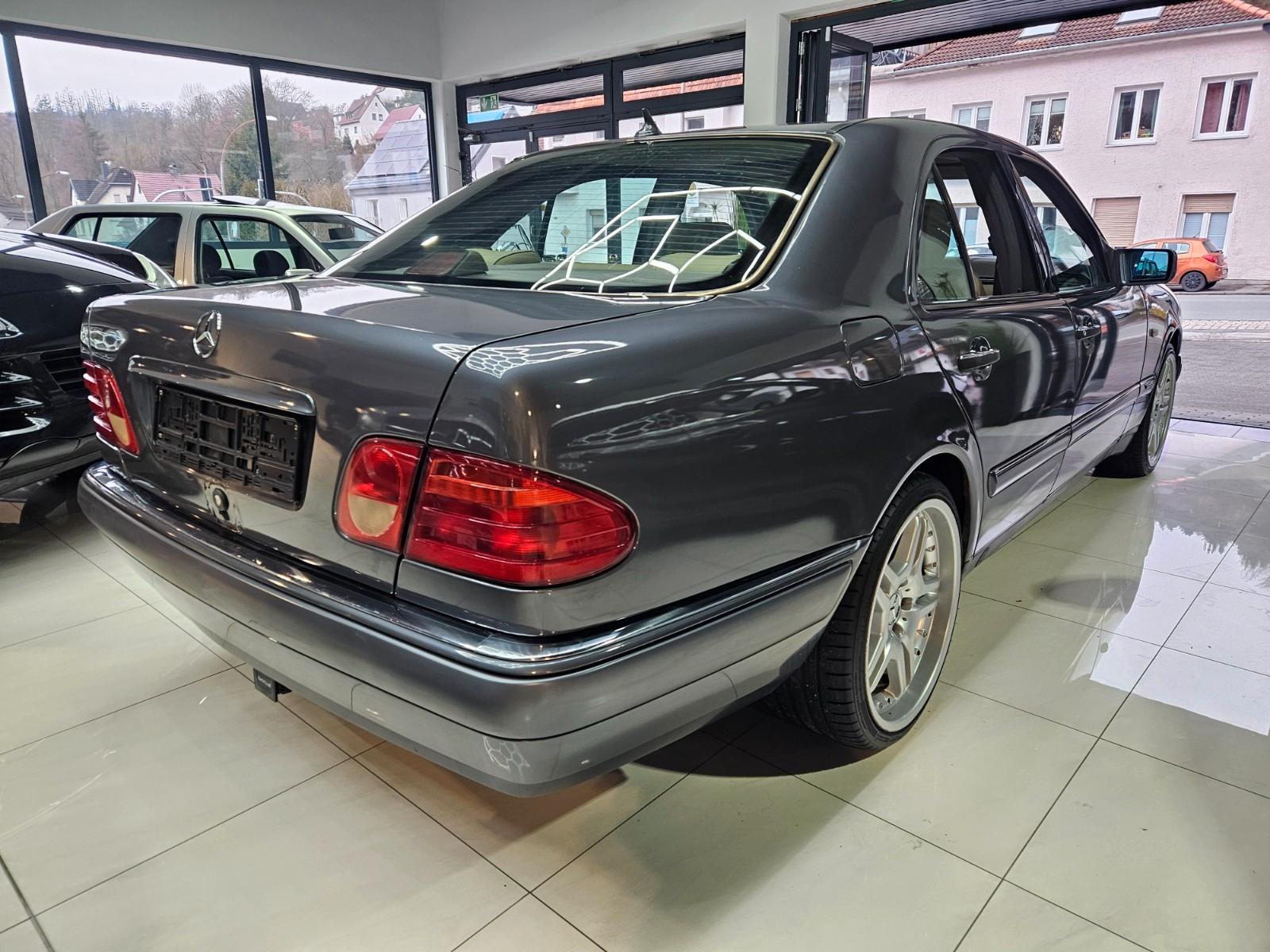 Mercedes-Benz E 220,Avantgarde,Leder,Klima,Alu,Schibedach