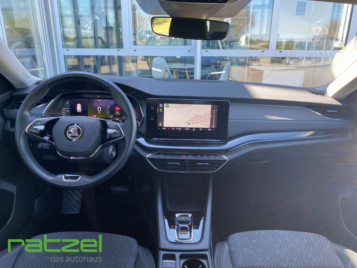 Fahrzeugabbildung SKODA Octavia e-TEC Combi Style 1.0 TSI Navi Digitales