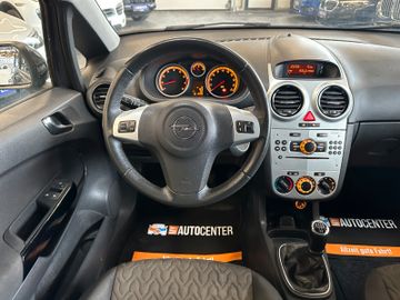 Opel Corsa D Selective *Klimaanlage*