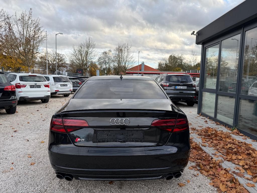 Audi S8