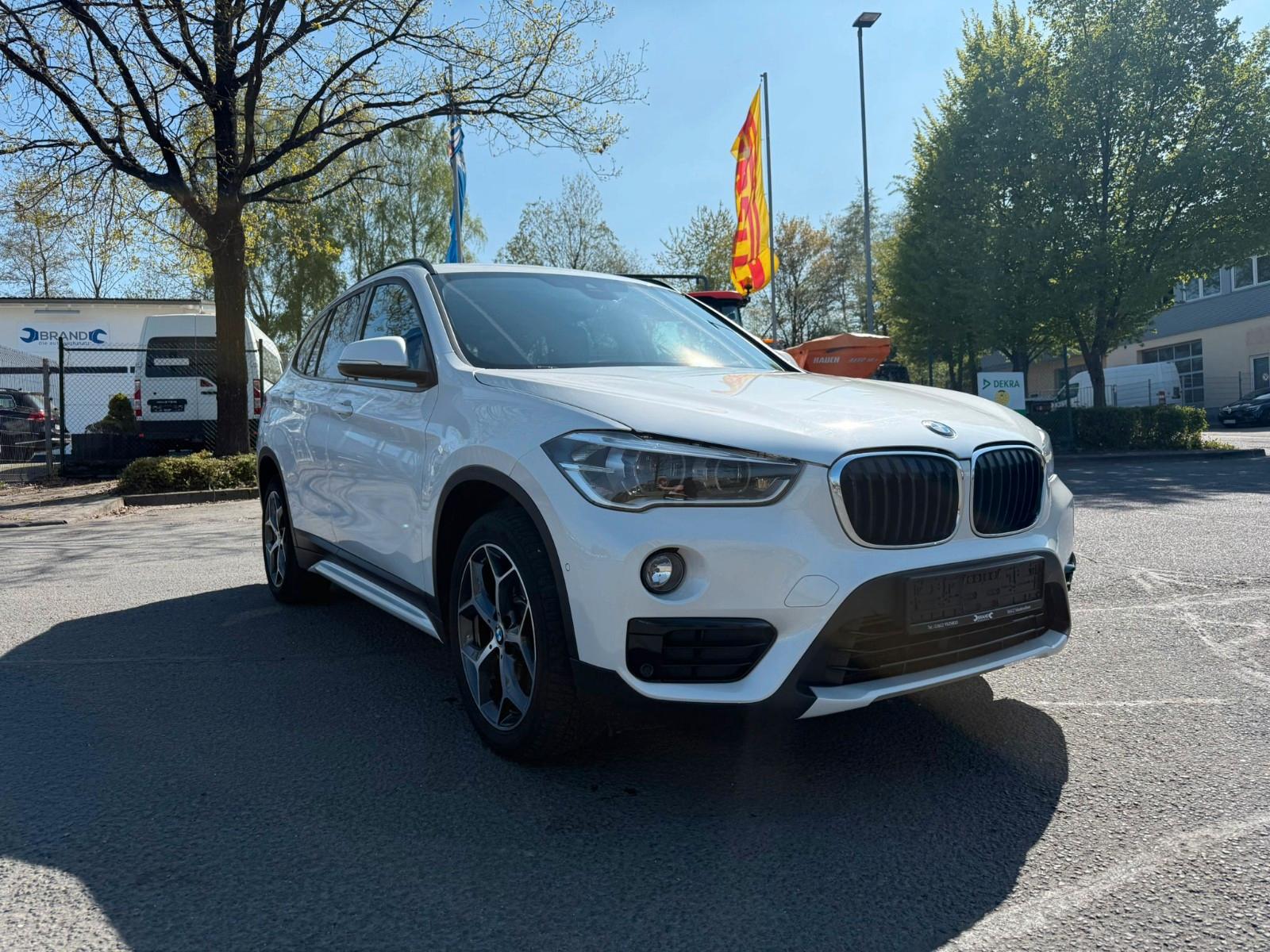 BMW X1 xDrive 20d*Sport Line*1Hand*8Fach*ServiceVoll