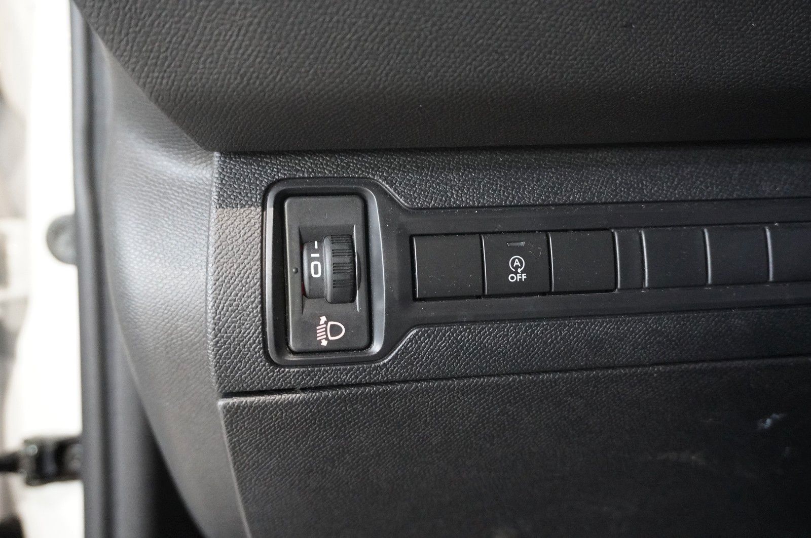 Fahrzeugabbildung Peugeot 308 LIM. 1.2T ACTICE PACK NAVI/LED/SPORT/NEBEL