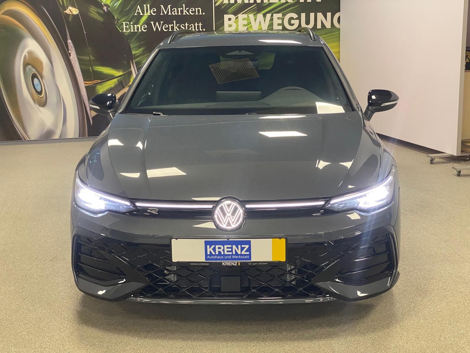 Fahrzeugabbildung Volkswagen Golf Variant1.5 eTSI R-Line Black Style+IQ.LIGHT