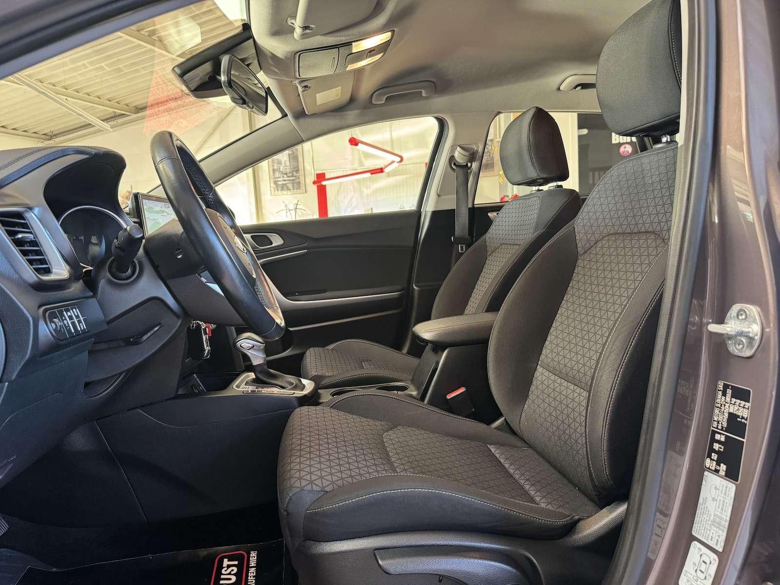 Fahrzeugabbildung Kia Ceed Sportswagon cee´d Autom. /LED/Navi/Spur/...