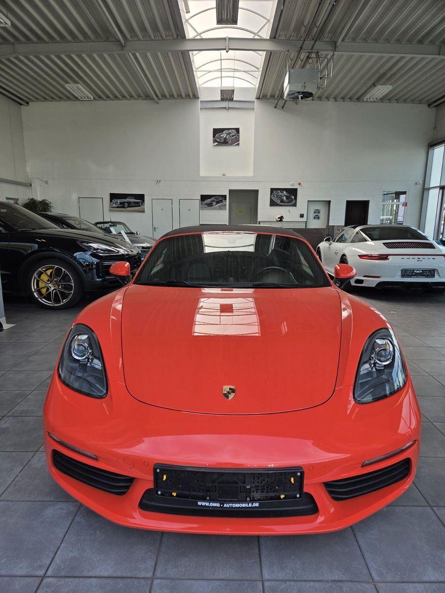 Fahrzeugabbildung Porsche Boxster/718/Lava-Orange/Sport Chrono/20 ZOll