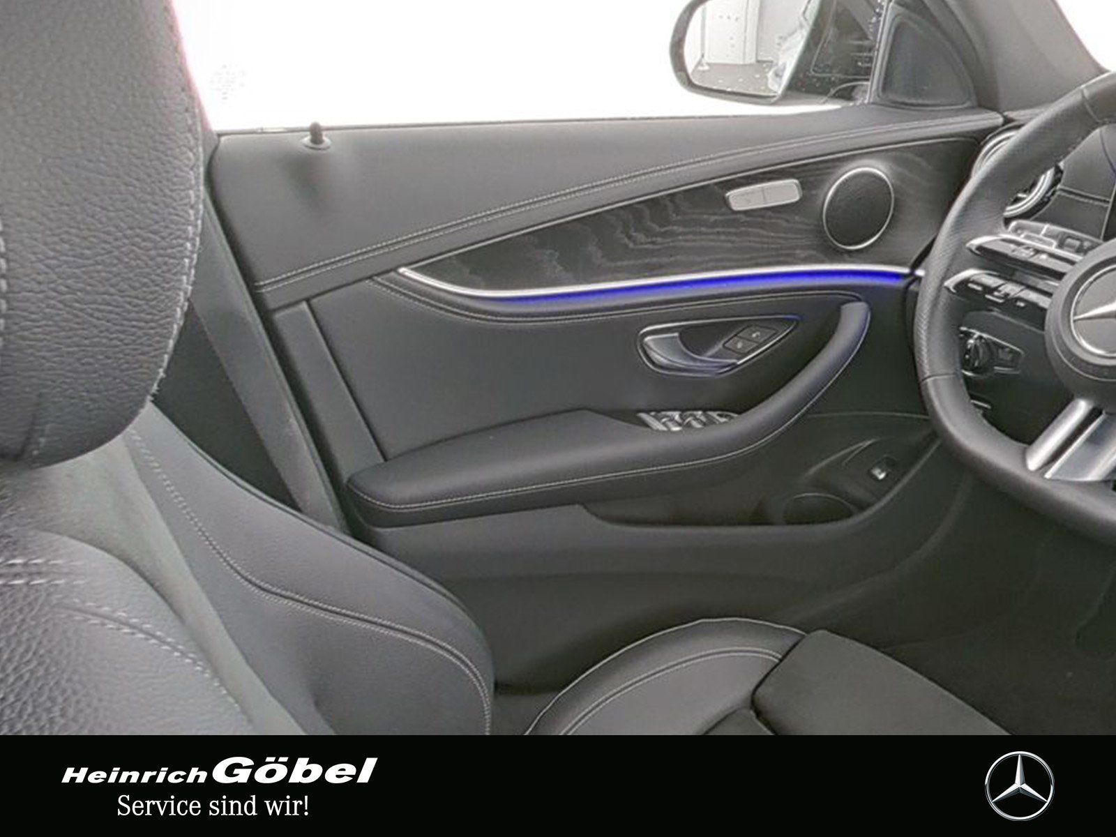 Fahrzeugabbildung Mercedes-Benz E 220 T d AMG+NIGHT+NAVI+AMBIENTE+LED+CARPLAY