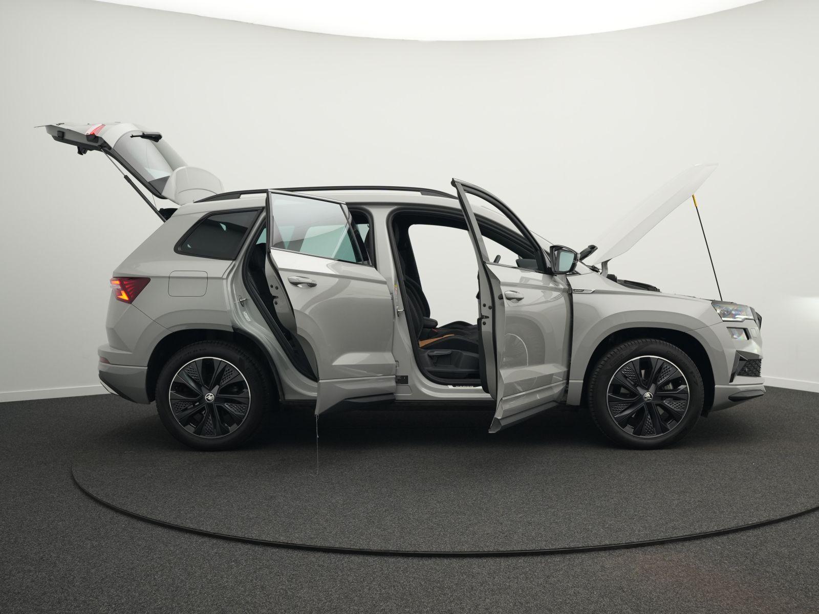 Skoda Karoq Sportline 2.0 TSI 4x4 DSG*AHK*R-KAM*LED*18