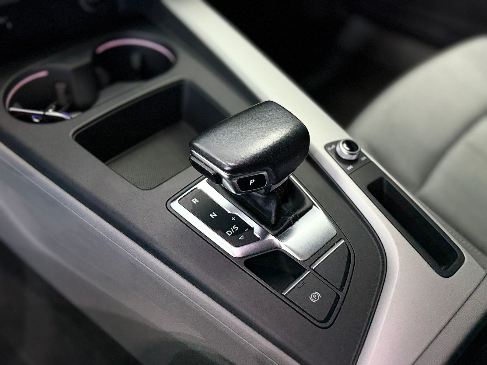 Fahrzeugabbildung Audi A4 Avant 35 TDI advanced|MATRIX|LCI|RF-KAMERA