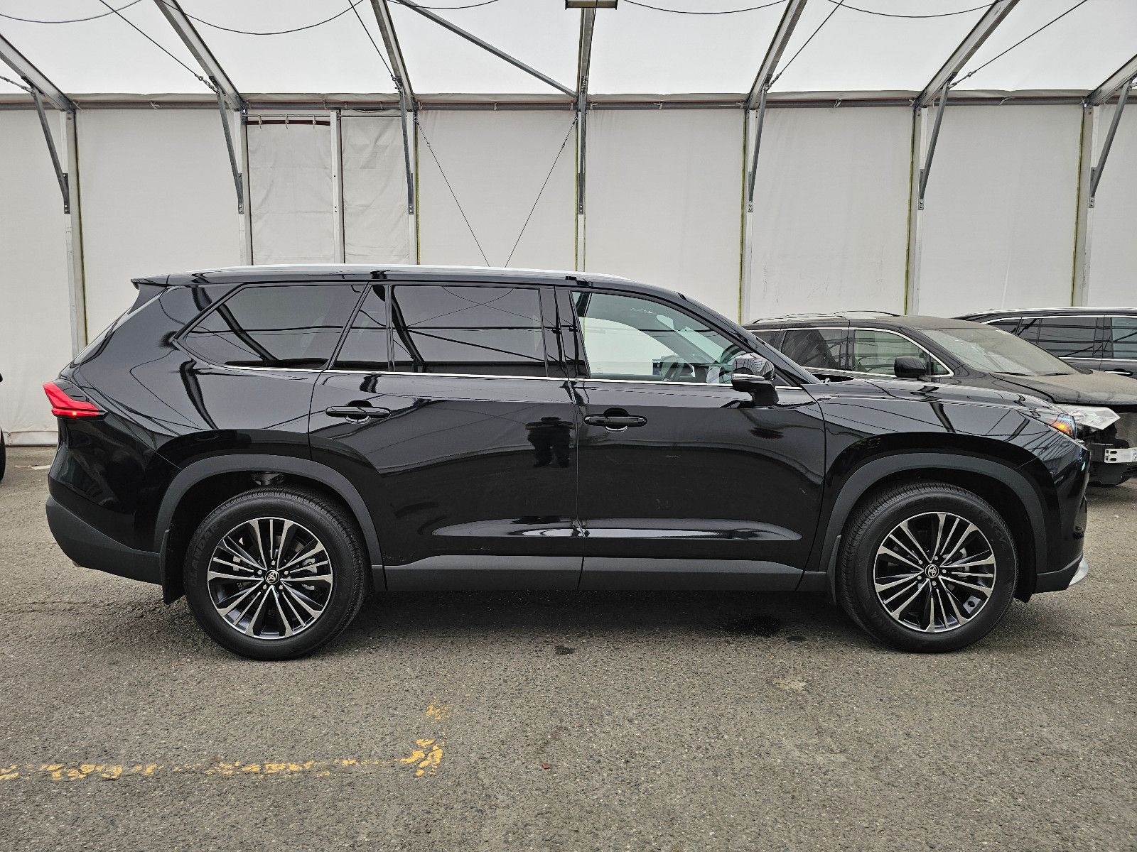 Fahrzeugabbildung Toyota GRAND Platinum Max T1: 68.000 EURO Stock !!!