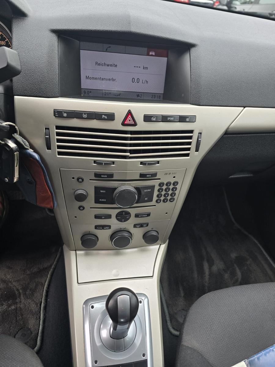 Opel Astra 2008 — photo 14