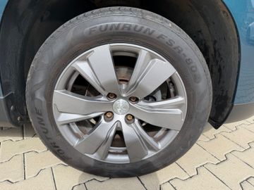 Peugeot 2008 - 4