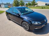 Volkswagen Jetta 2.0 TDI 81kW DSG BlueMotion Technology - - Volkswagen Jetta: Bluemotion Technology