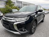 Mitsubishi Outlander 2.2DI-D 4WD/7.SITZER - Mitsubishi Outlander mit Diesel-Antrieb: Allradantrieb, Geländewagen, Automatik, 2.2