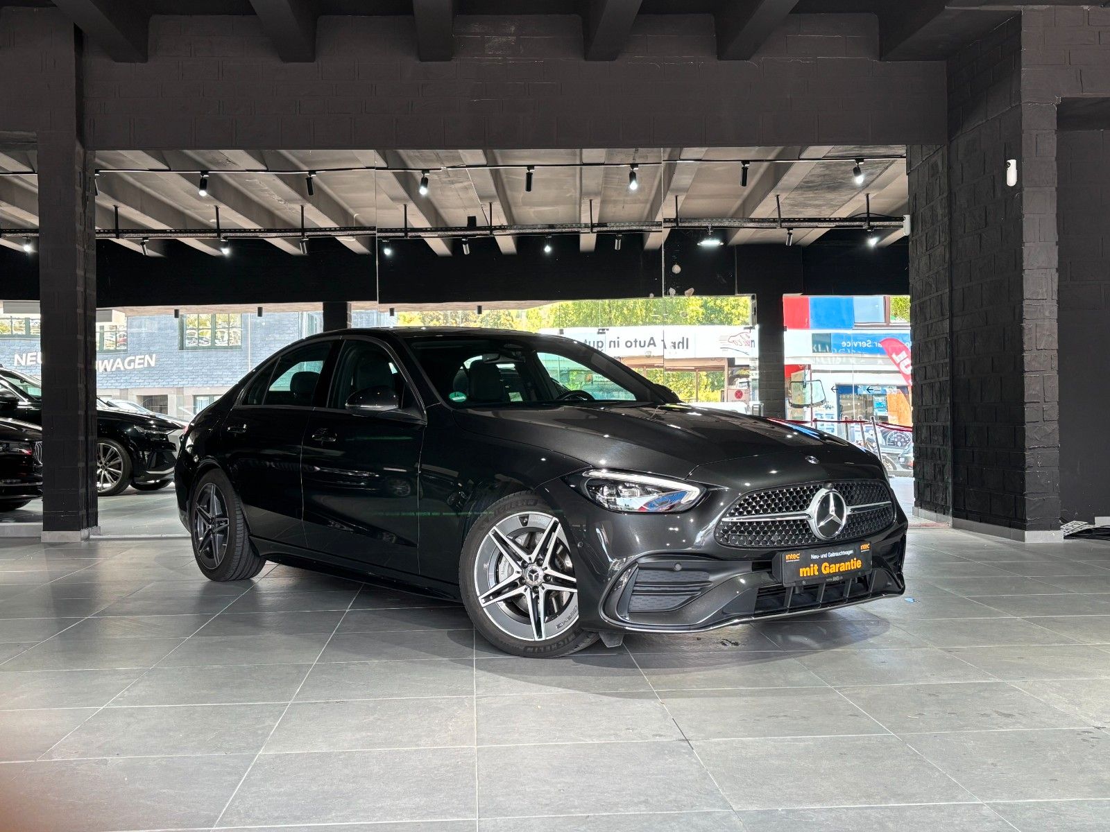 Fahrzeugabbildung Mercedes-Benz C 200 4Matic///AMG LINE//AMBIENTE/KAMERA/CARBON/