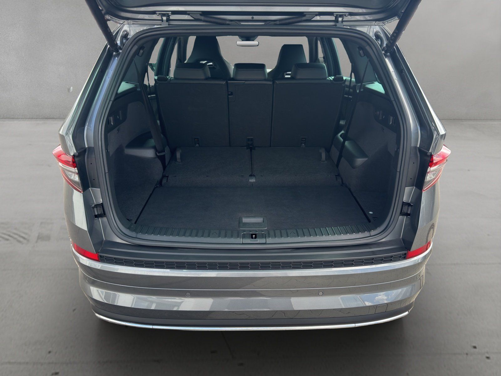 Fahrzeugabbildung SKODA Kodiaq 2.0 TDI Sportline 4x4/ST-HZ/KAMERA/ACC/7S