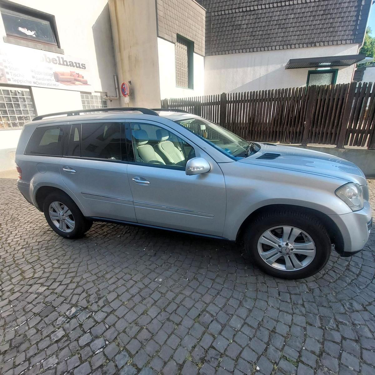 Mercedes-Benz GL420 2007 — rear view