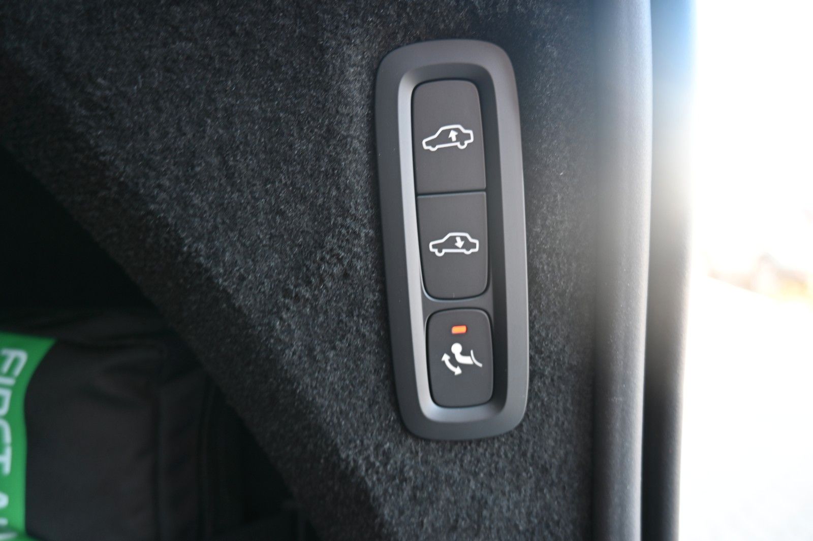 Fahrzeugabbildung Volvo XC90 Ultra Dark Recharge T8 B&W*LUFT*360*MASSAGE
