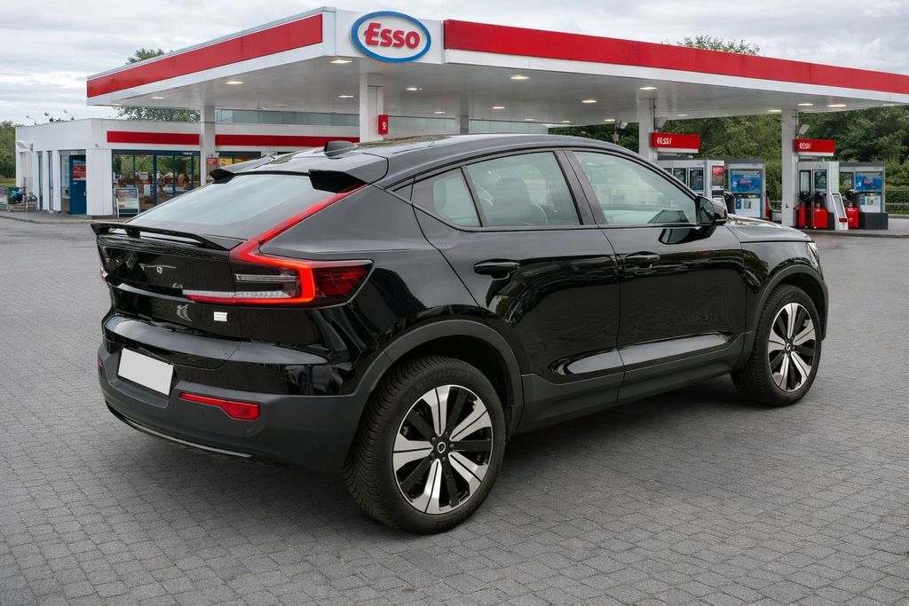 2022 Volvo C40