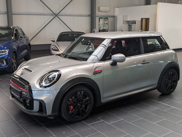 MINI John Cooper Works Aut. Essential Trim