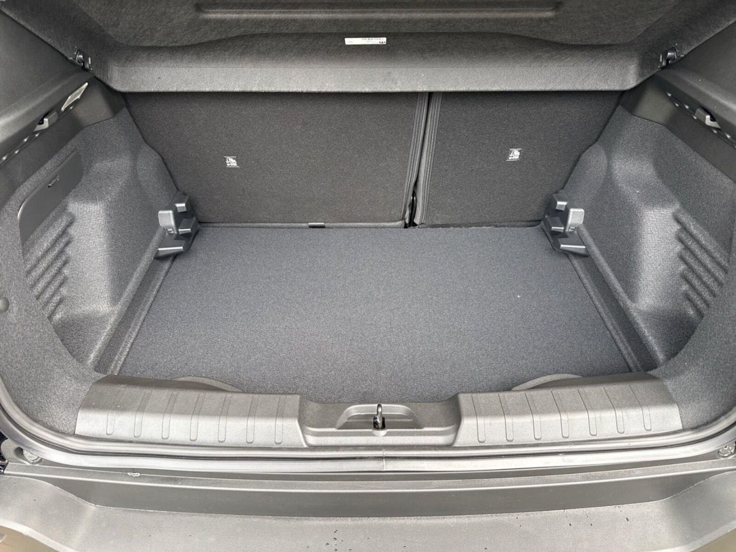 Fahrzeugabbildung Jeep Avenger Summit 1.2 MHEV -Panormadach-Leder