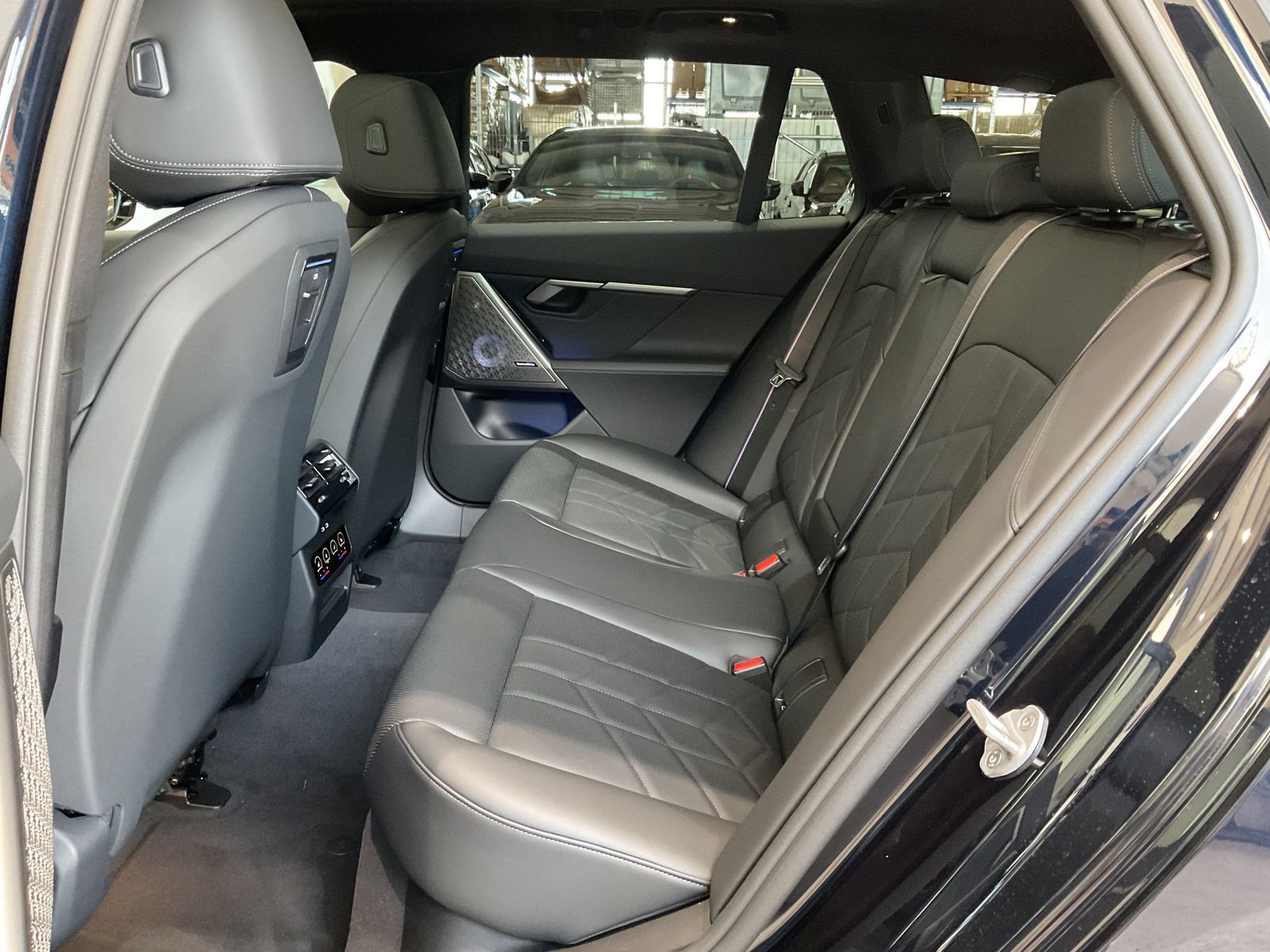 Fahrzeugabbildung BMW 540d xDrive M Sport AHK B&W PanoDach Sportpaket