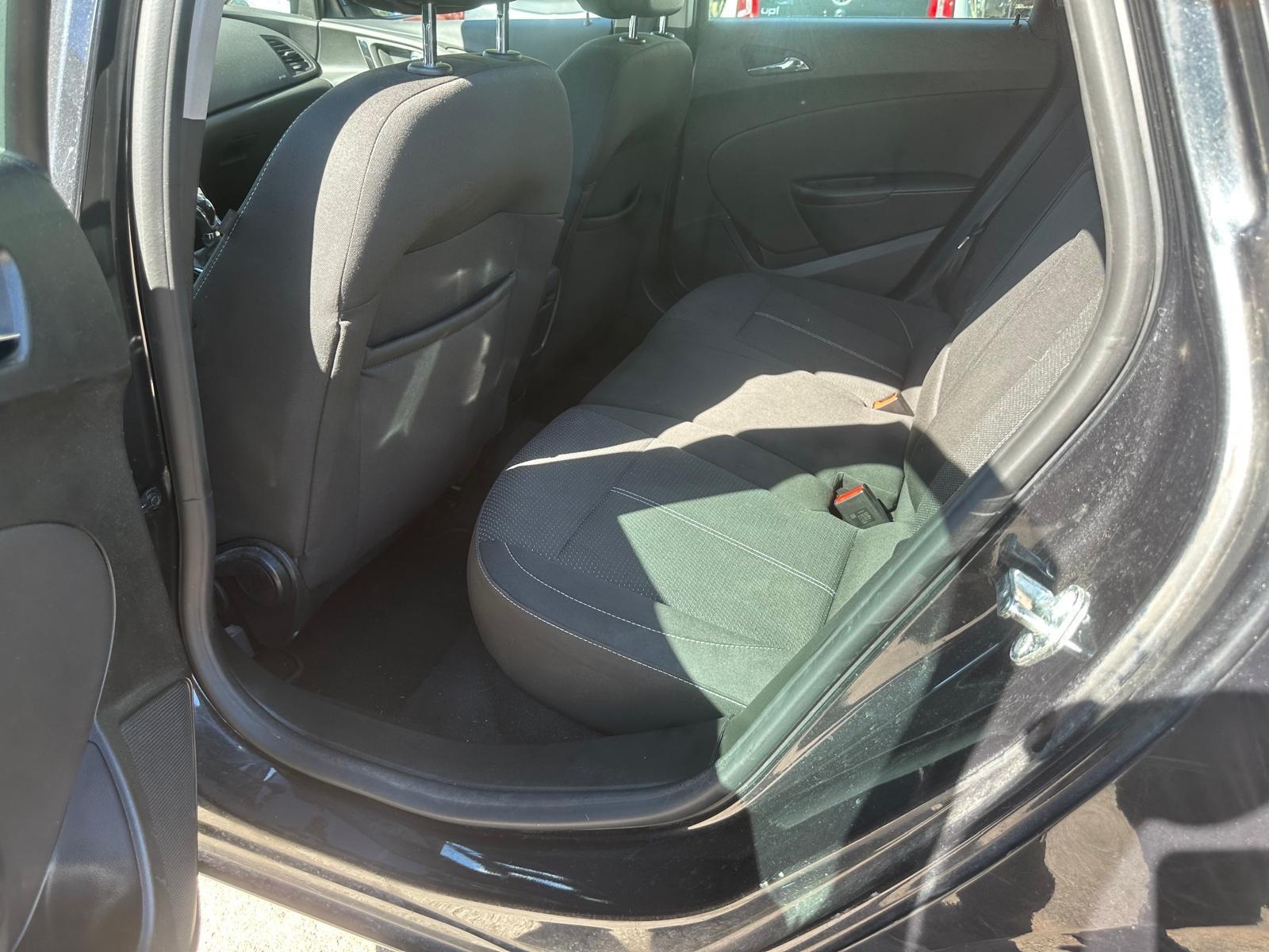 Opel Astra 2015 — photo 13