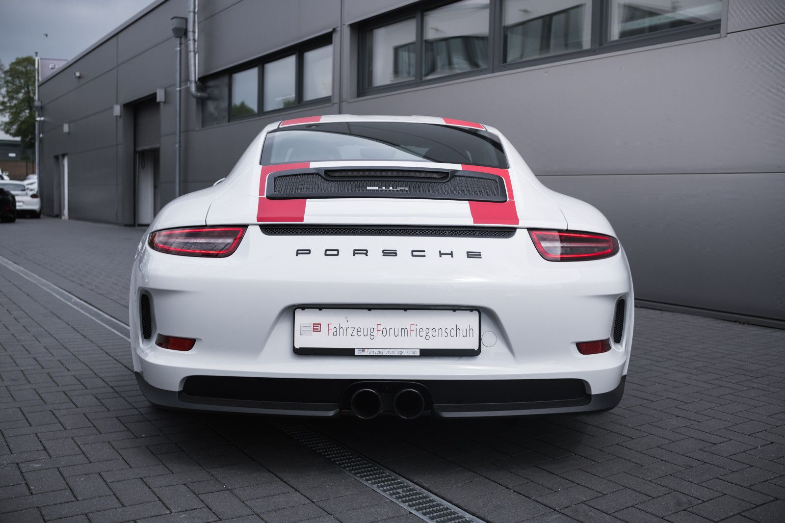 Fahrzeugabbildung Porsche 991/911 R - 985KM-Lift-90L-LED-Einmasse-Approved