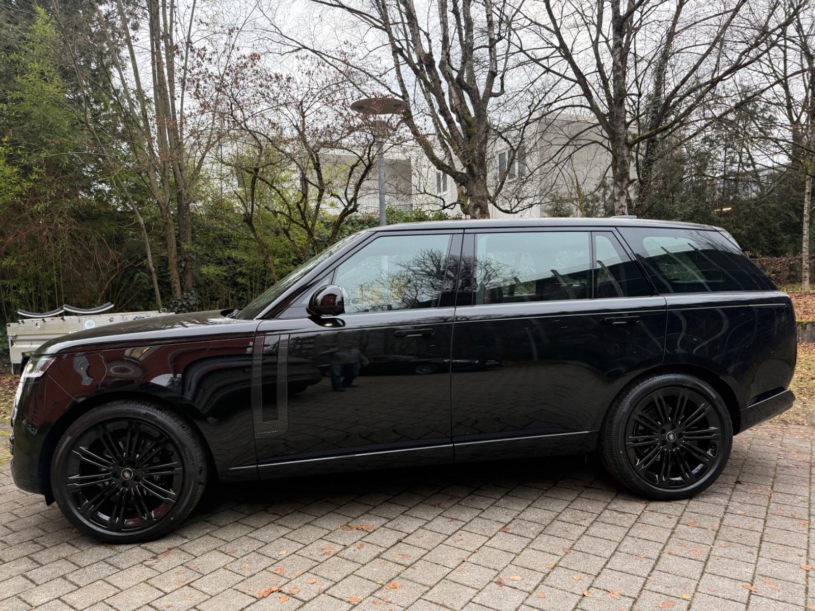Land Rover Range Rover 3.0 D350 Autobio LWB 2026 on stock