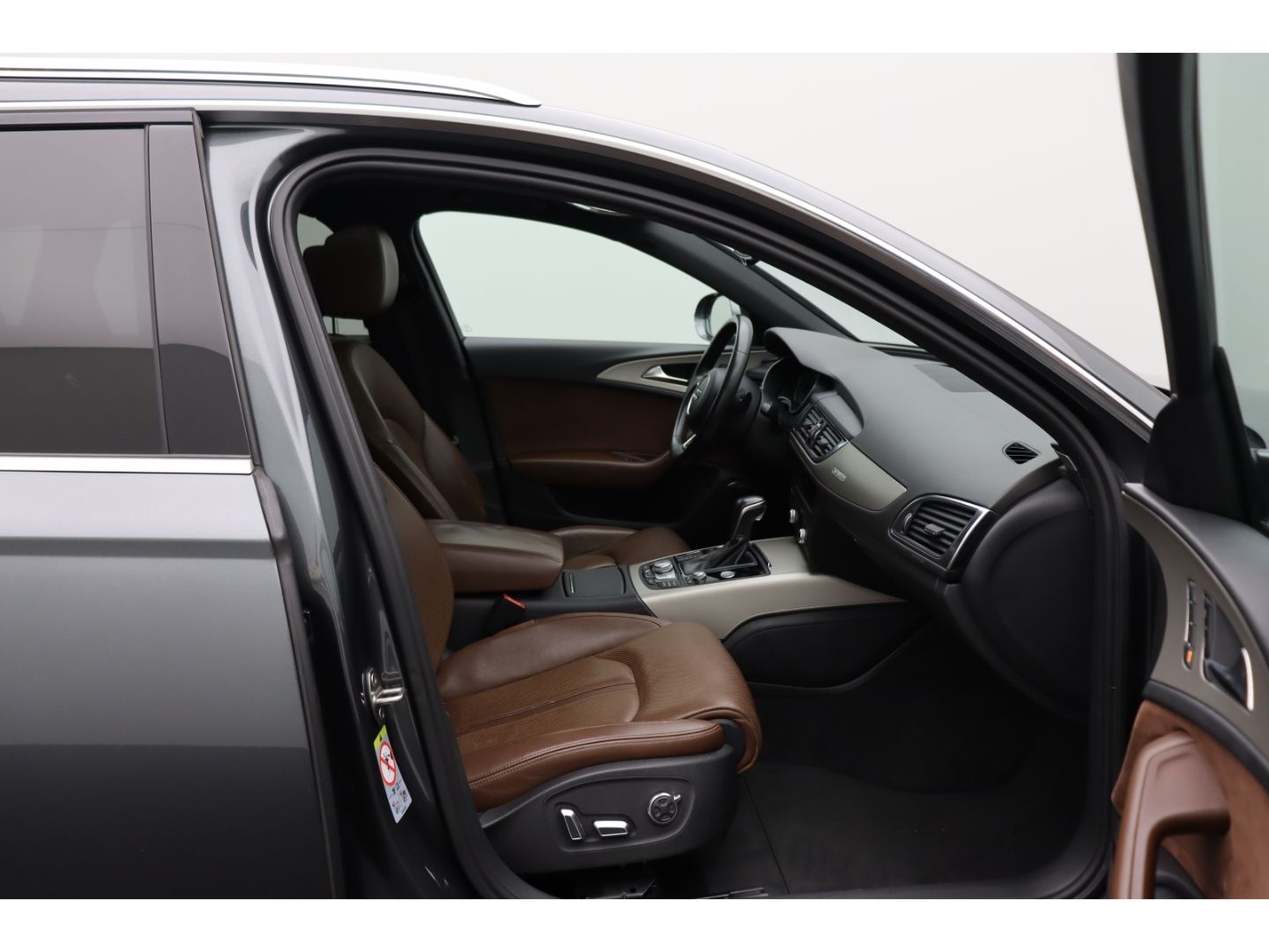 Fahrzeugabbildung Audi A6 Avant 3.0 TDI clean diesel quattro S line AHK