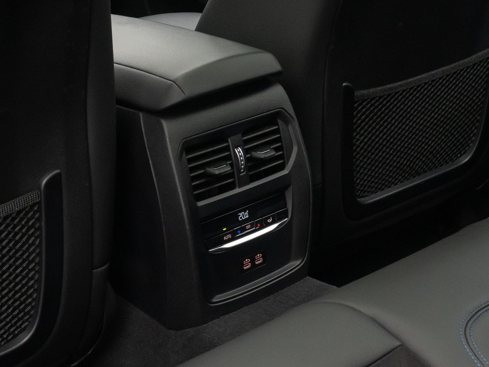 Fahrzeugabbildung BMW 320e M Sport AHK Panorama Stop&Go DAB H/K 18Zoll