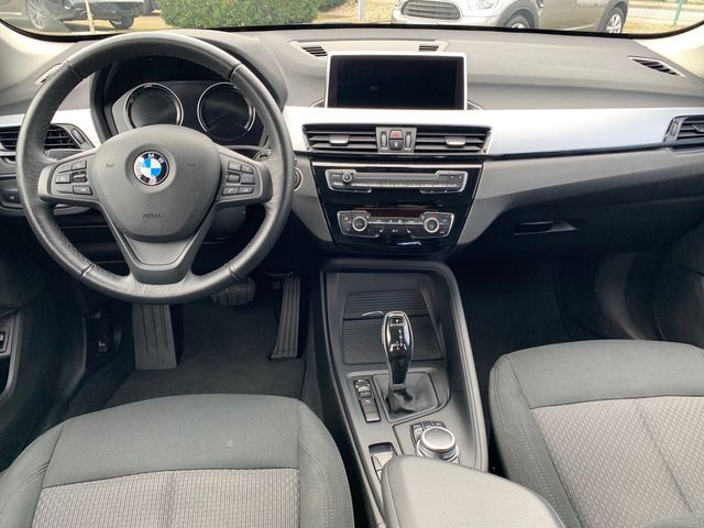 Fahrzeugabbildung BMW X1 sDrive 18i Advantage+LED+Navi+DAB+PDC