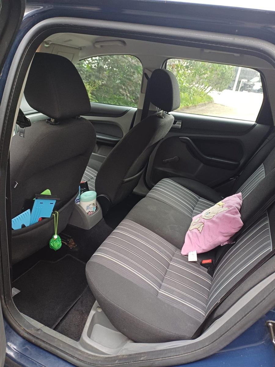 Ford Focus 2010 — photo 5