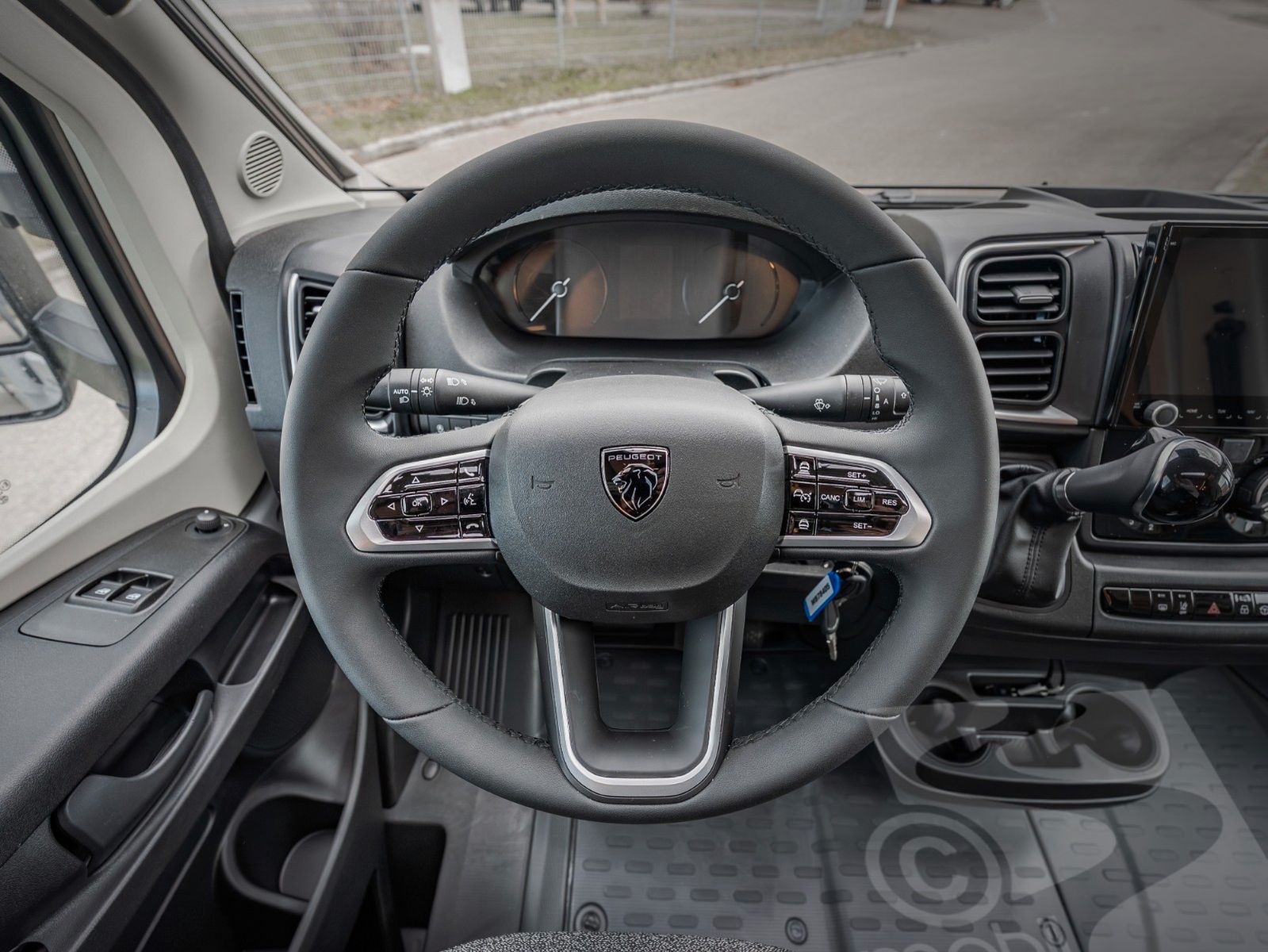 Fahrzeugabbildung Crosscamp EXPDN 7.4 E Peugeot Automatik