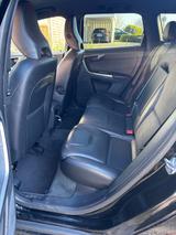 Volvo XC60 D4 Momentum Geartronic Momentum - gebrauchte Volvo XC60 aus dem Jahr 2014